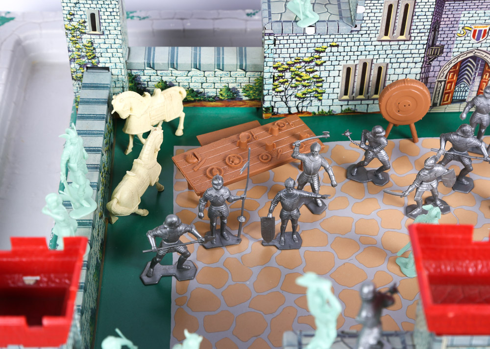 Vintage 1960s Era Marx "Medieval Castle" Model 4707 Playset