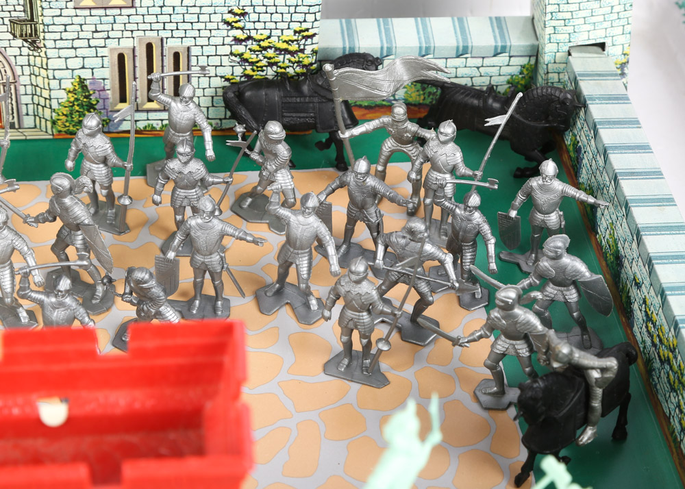 Vintage 1960s Era Marx "Medieval Castle" Model 4707 Playset