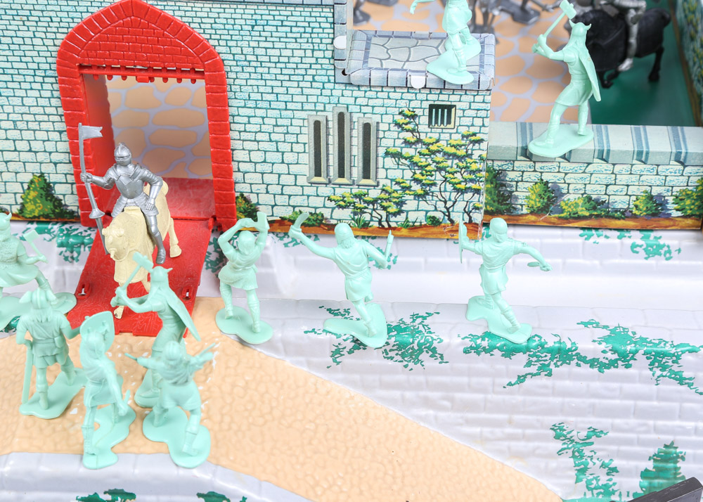 Vintage 1960s Era Marx "Medieval Castle" Model 4707 Playset