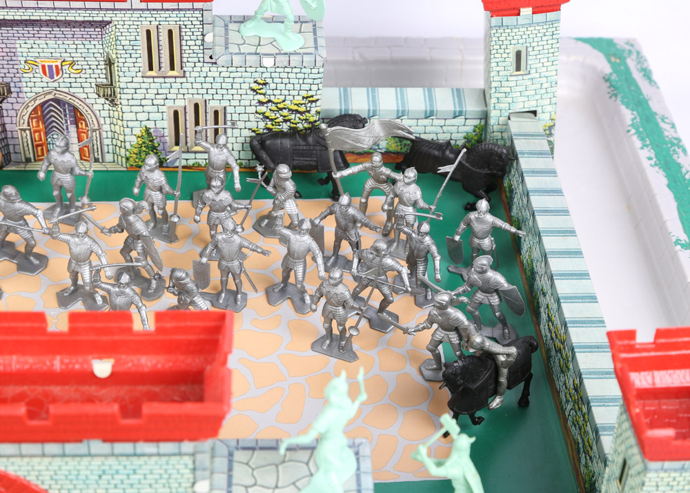 Vintage 1960s Era Marx "Medieval Castle" Model 4707 Playset