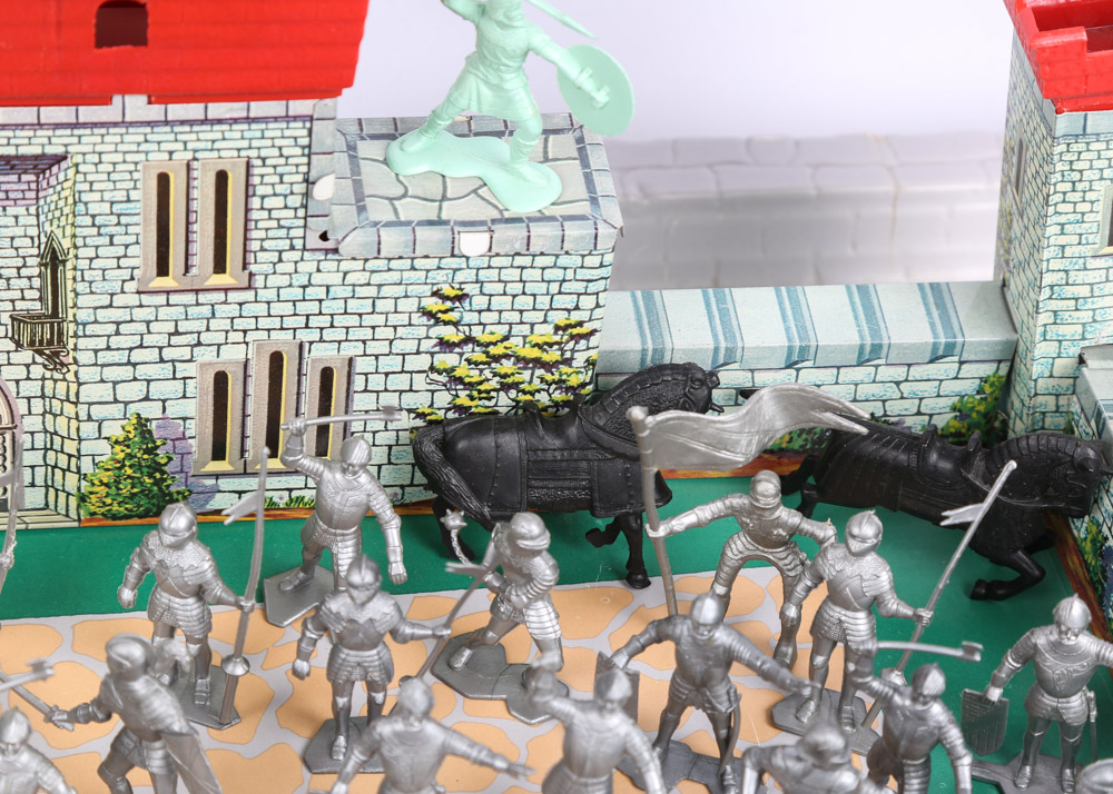 Vintage 1960s Era Marx "Medieval Castle" Model 4707 Playset