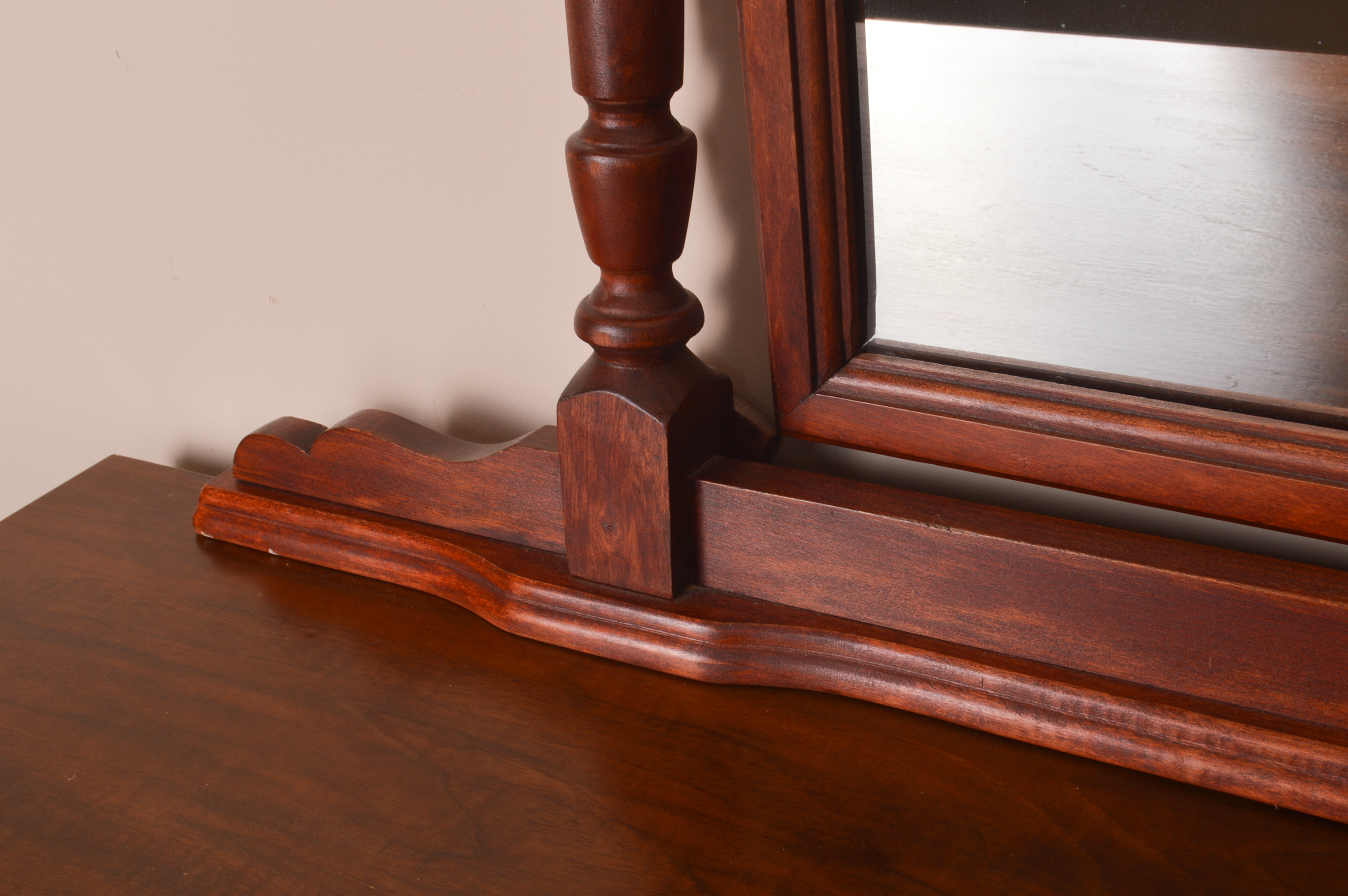 Antique to Vintage Sligh Furniture Company Dresser