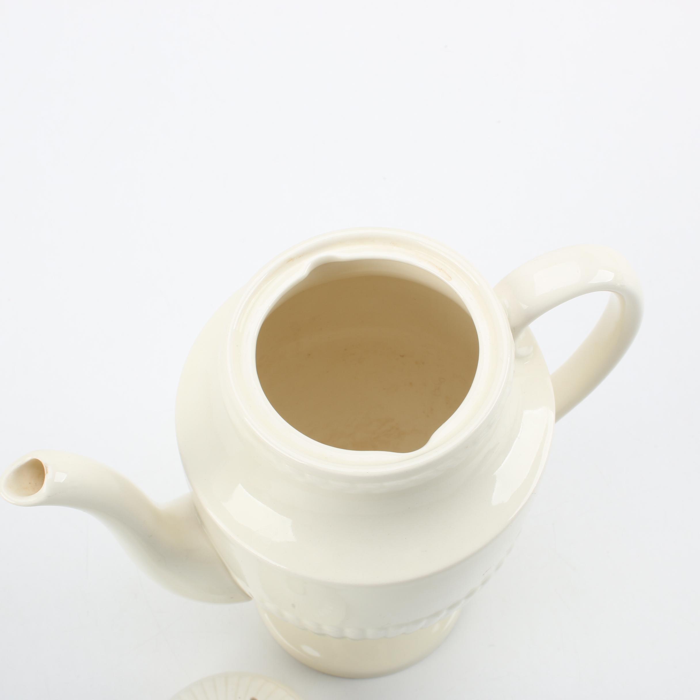 Wedgwood "Edme" Dinnerware and Serving Dishes