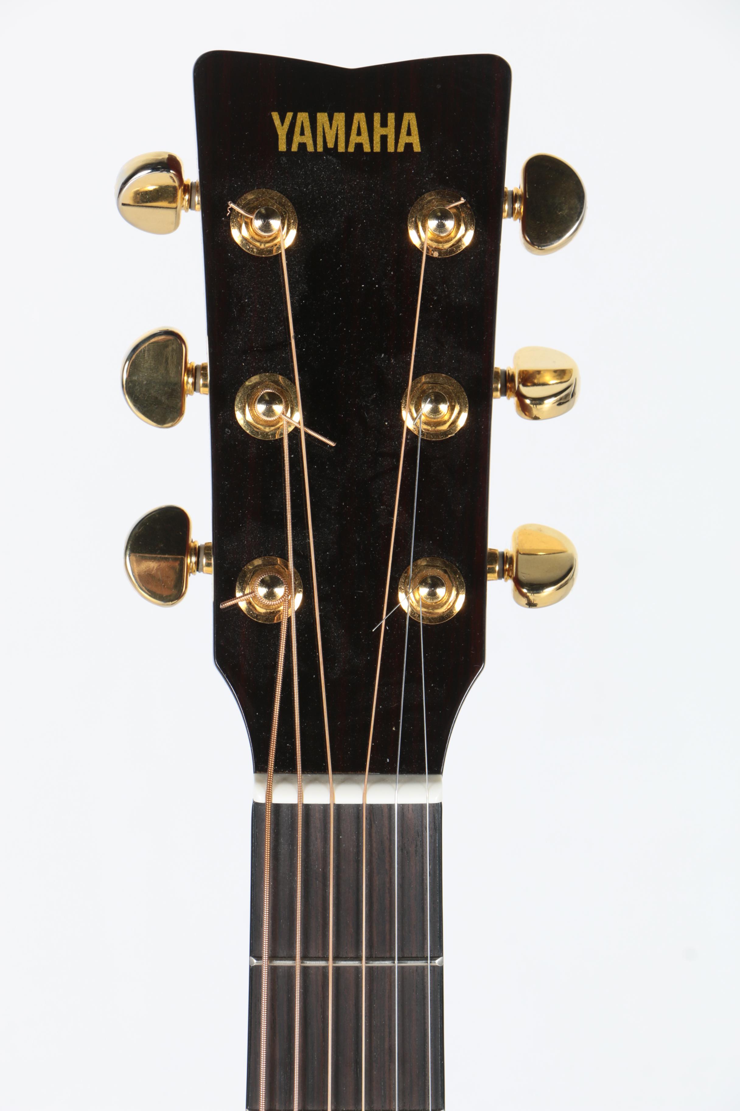 Yamaha DW-15 Dreadnought Acoustic Guitar with Gig Bag