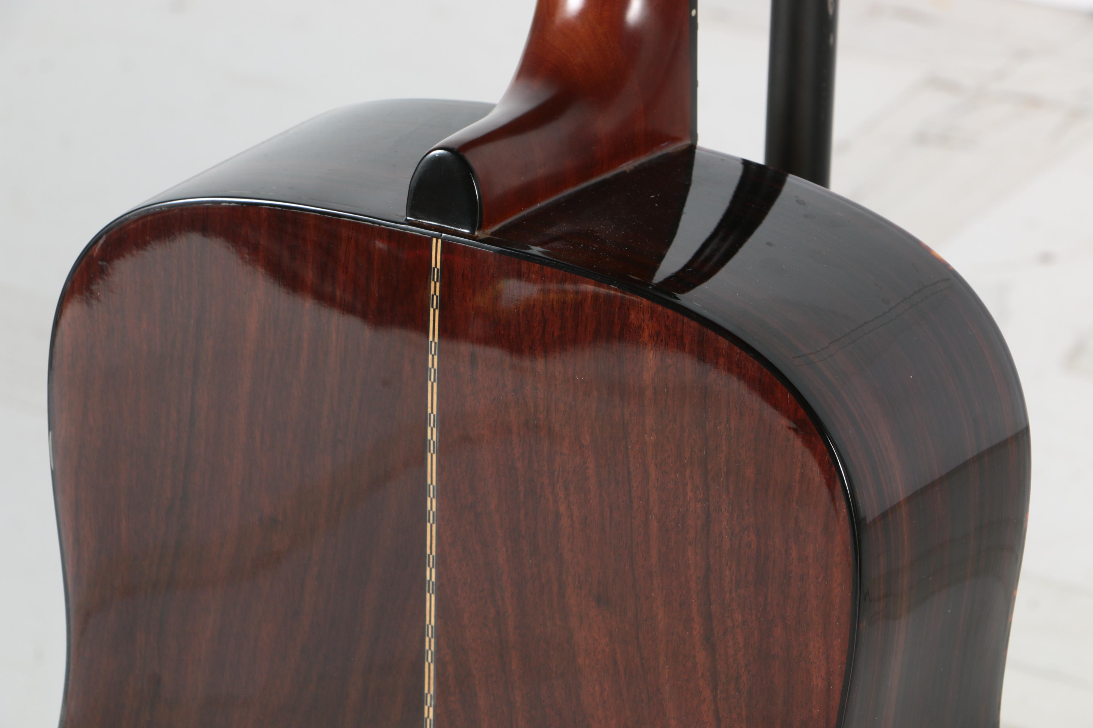 Yamaha DW-15 Dreadnought Acoustic Guitar with Gig Bag