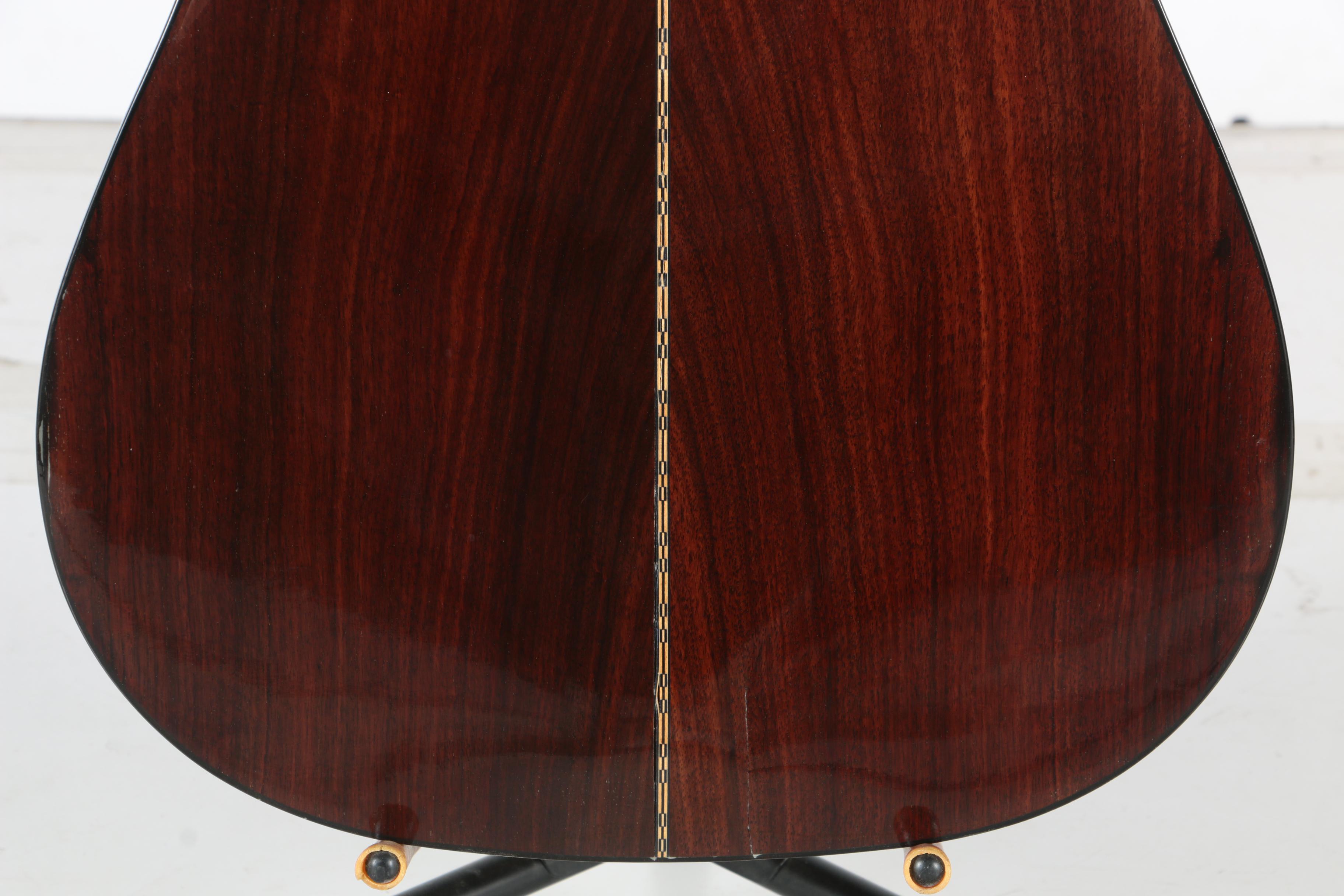 Yamaha DW-15 Dreadnought Acoustic Guitar with Gig Bag