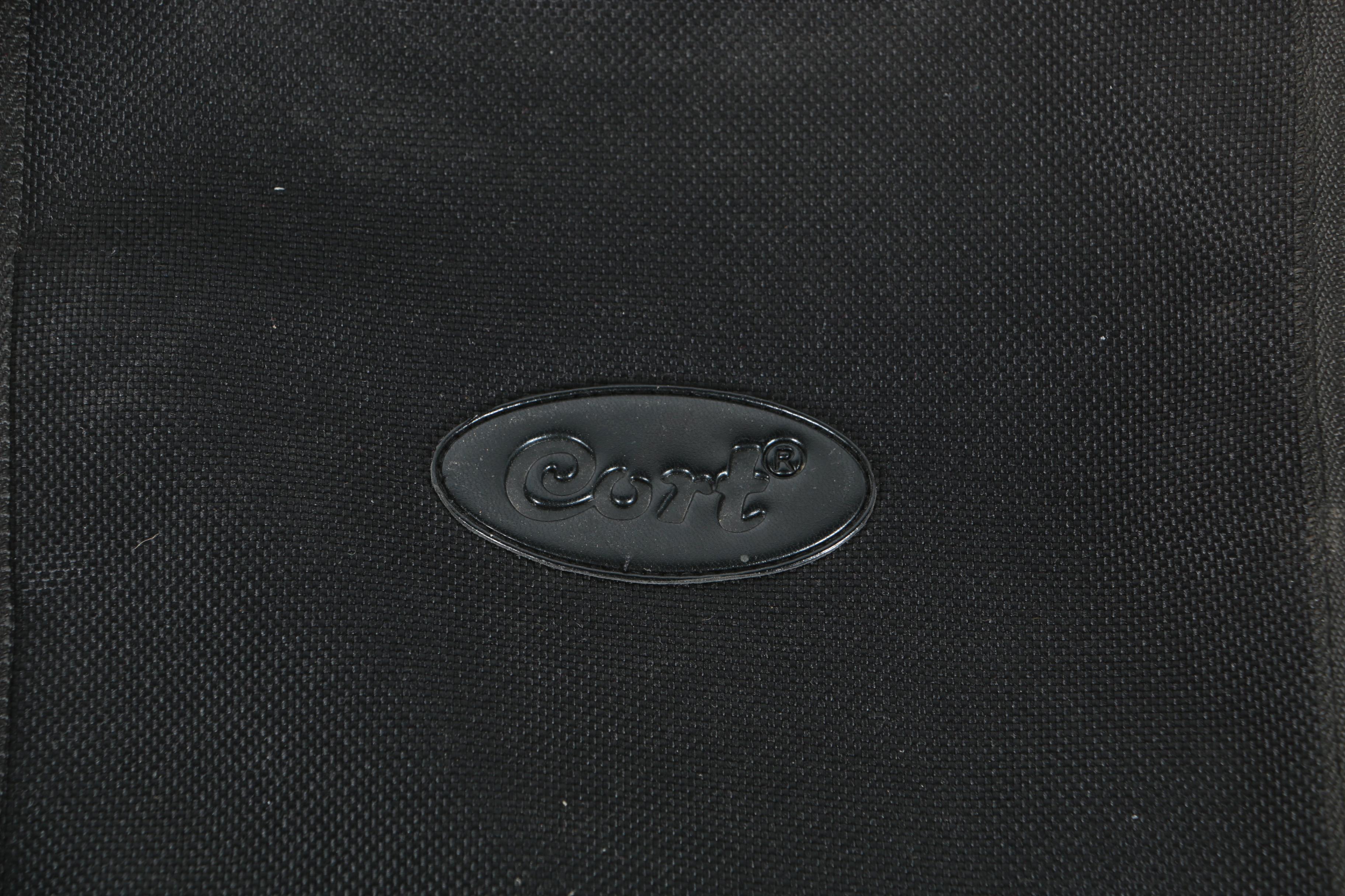 Yamaha DW-15 Dreadnought Acoustic Guitar with Gig Bag