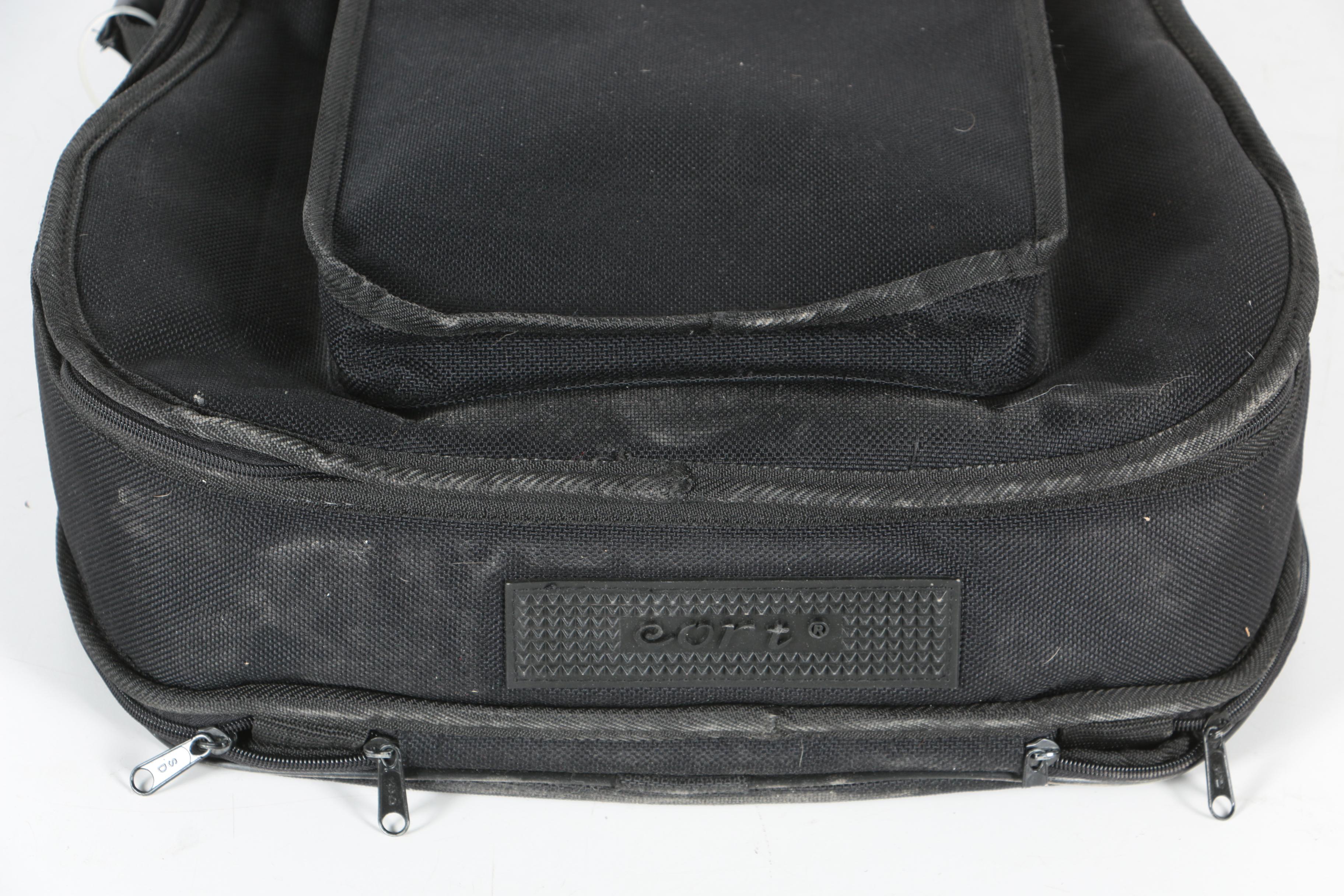 Yamaha DW-15 Dreadnought Acoustic Guitar with Gig Bag