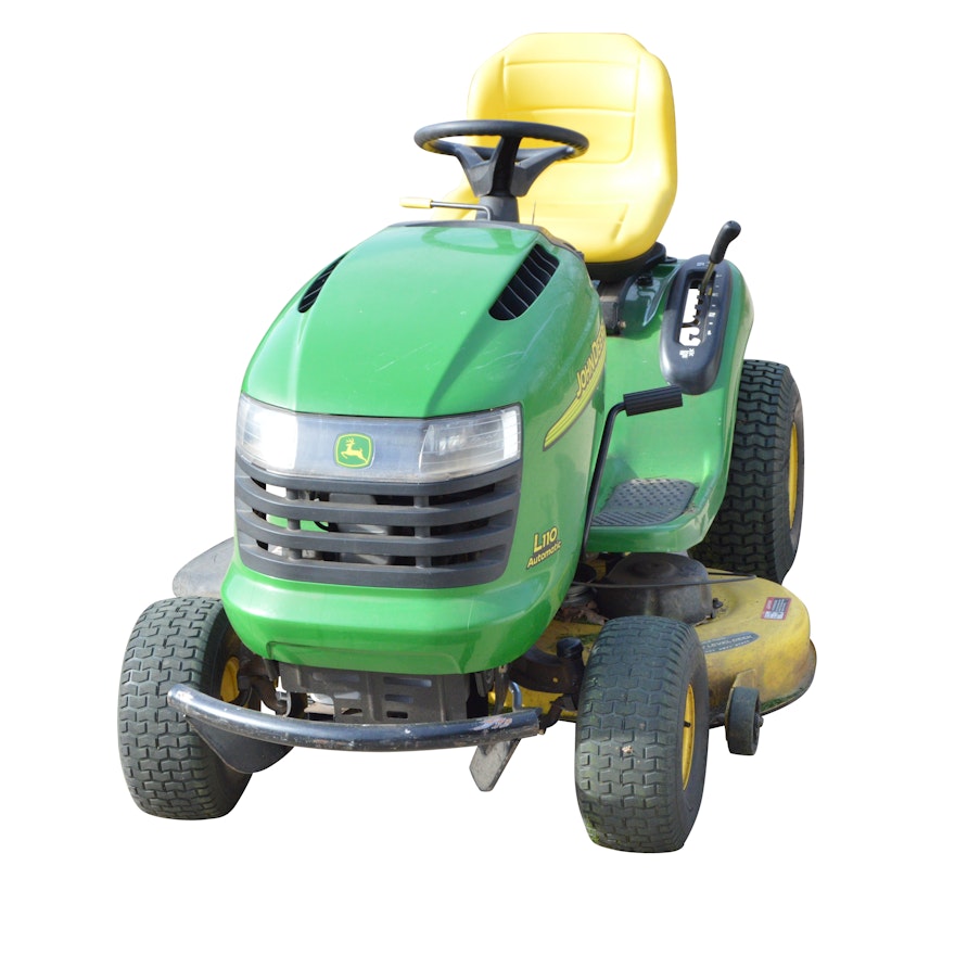 John Deere L110 Automatic Lawn Tractor