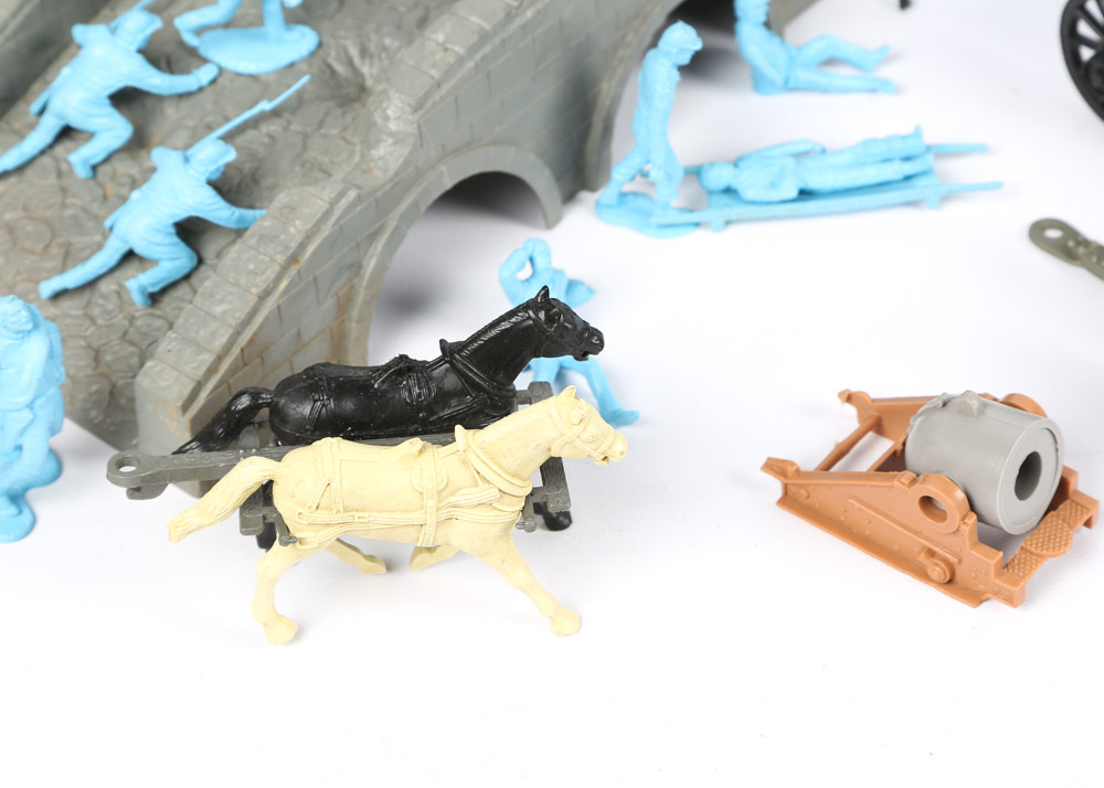 Vintage Marx 1960s Era "Blue & Gray" Battle Set