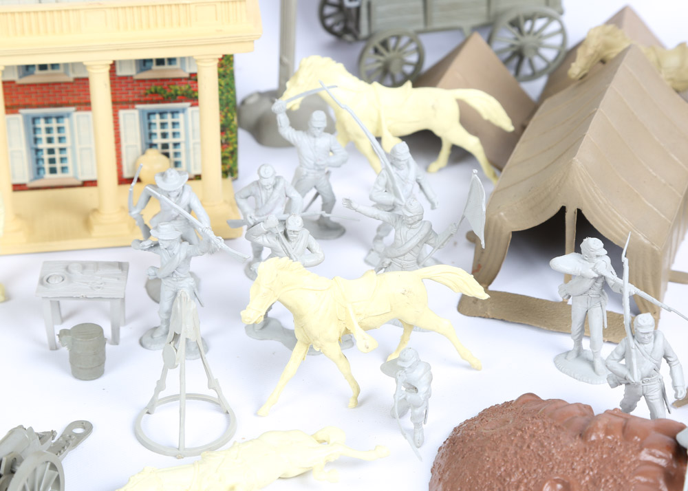 Vintage Marx 1960s Era "Blue & Gray" Battle Set