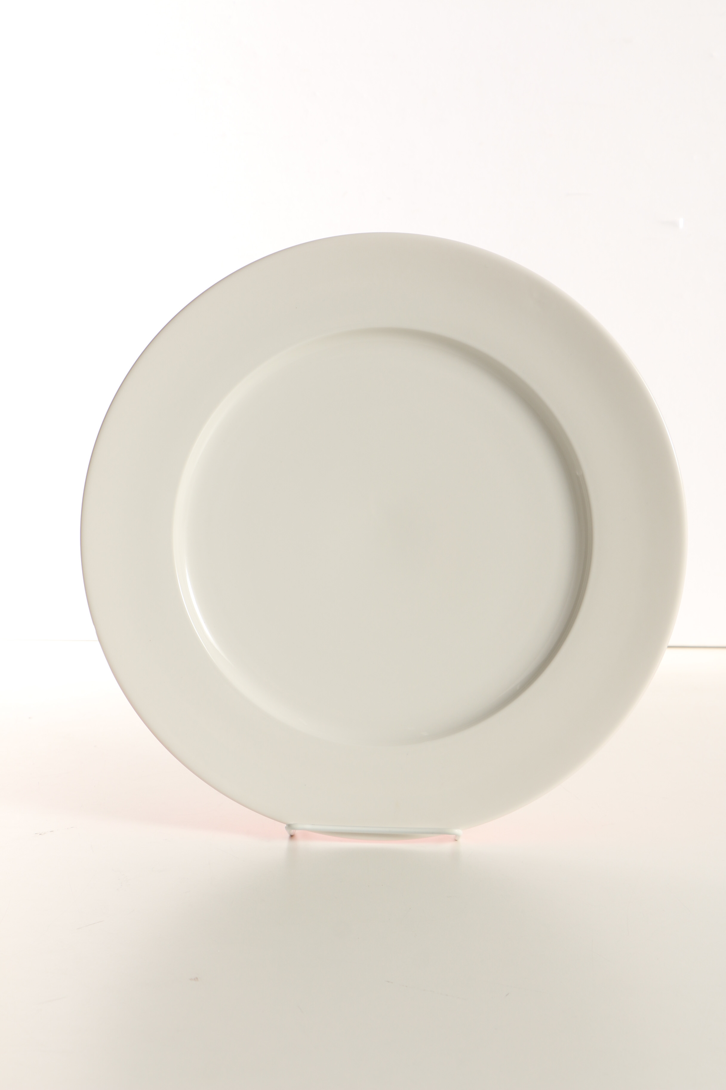 Oscar Tusquets Blanca "Victoria" Porcelain Dinnerware