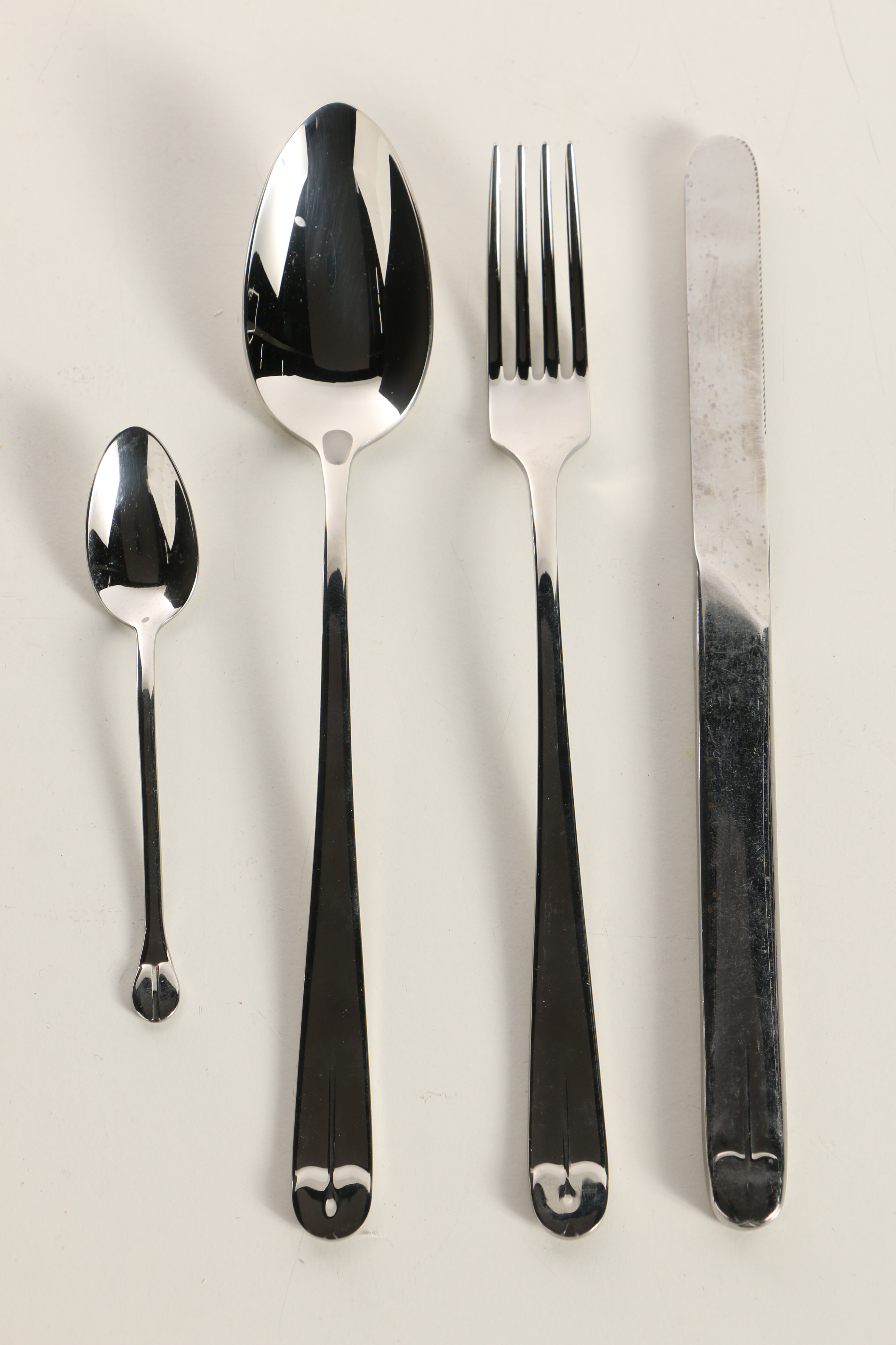 Oscar Tusquets Blanca "Victoria" Stainless Steel Dinnerware