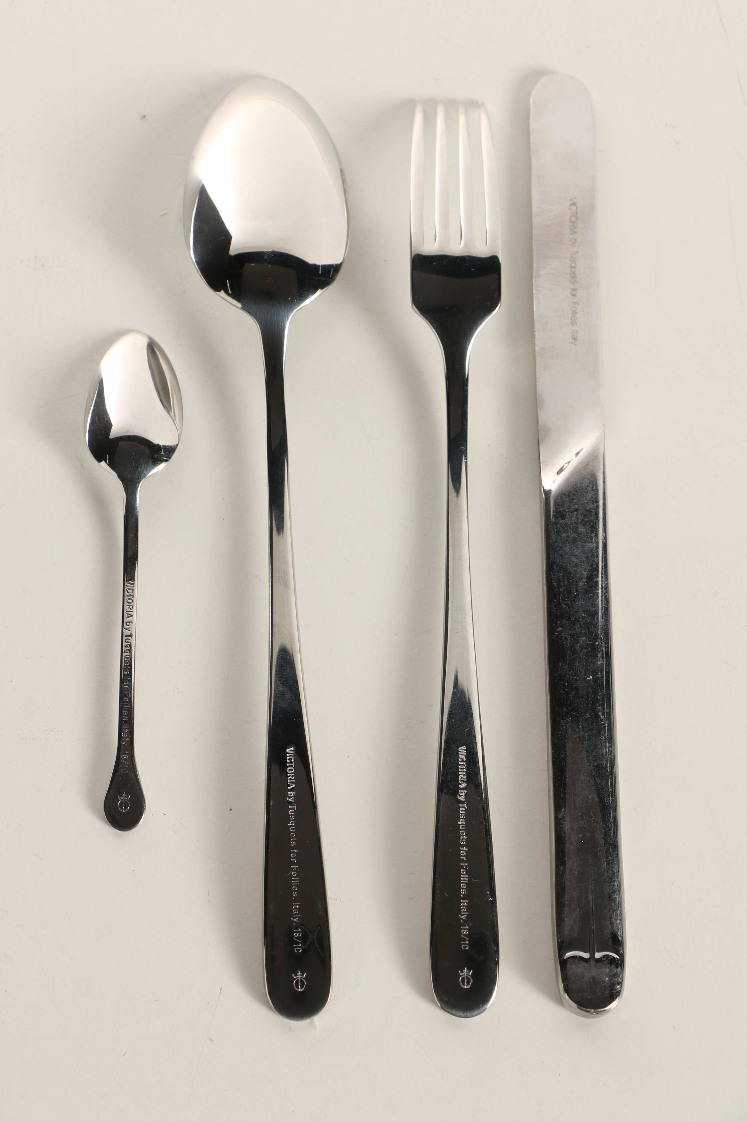 Oscar Tusquets Blanca "Victoria" Stainless Steel Dinnerware