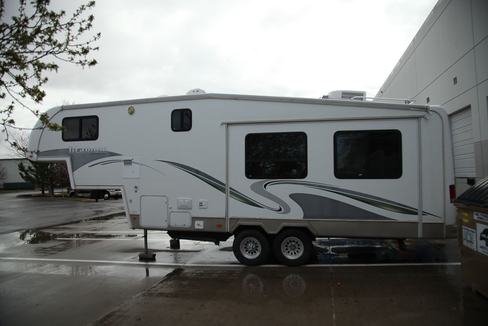 2004 Glendale Titanium 28E33SB Fifth Wheel Travel Trailer
