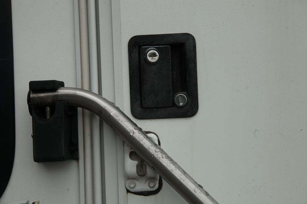 2004 Glendale Titanium 28E33SB Fifth Wheel Travel Trailer