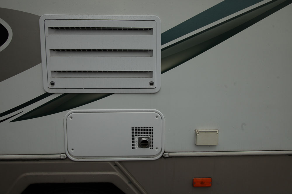 2004 Glendale Titanium 28E33SB Fifth Wheel Travel Trailer