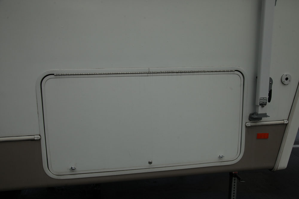 2004 Glendale Titanium 28E33SB Fifth Wheel Travel Trailer