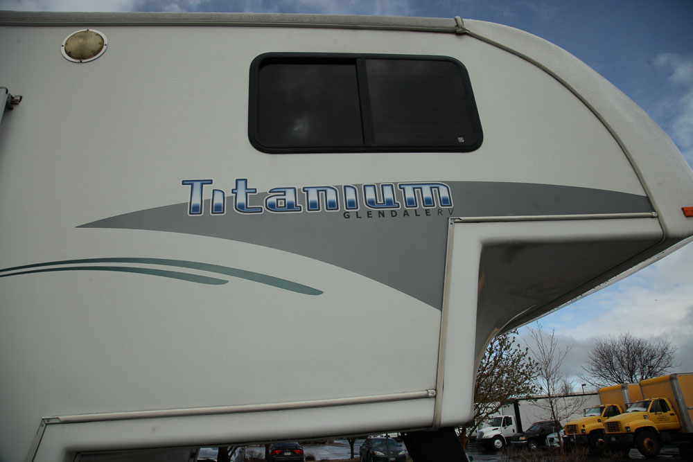 2004 Glendale Titanium 28E33SB Fifth Wheel Travel Trailer