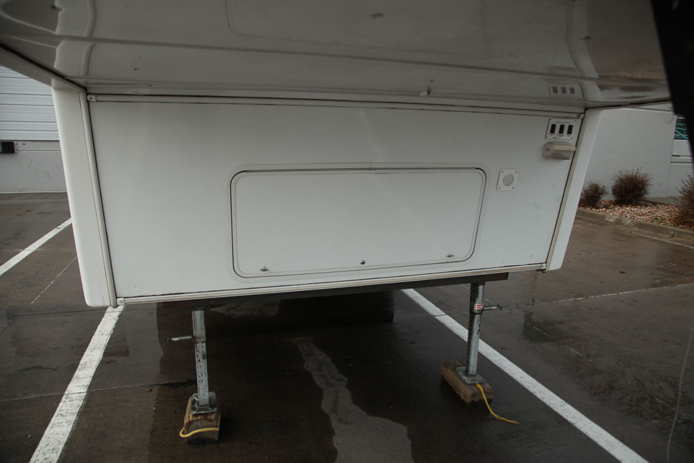 2004 Glendale Titanium 28E33SB Fifth Wheel Travel Trailer