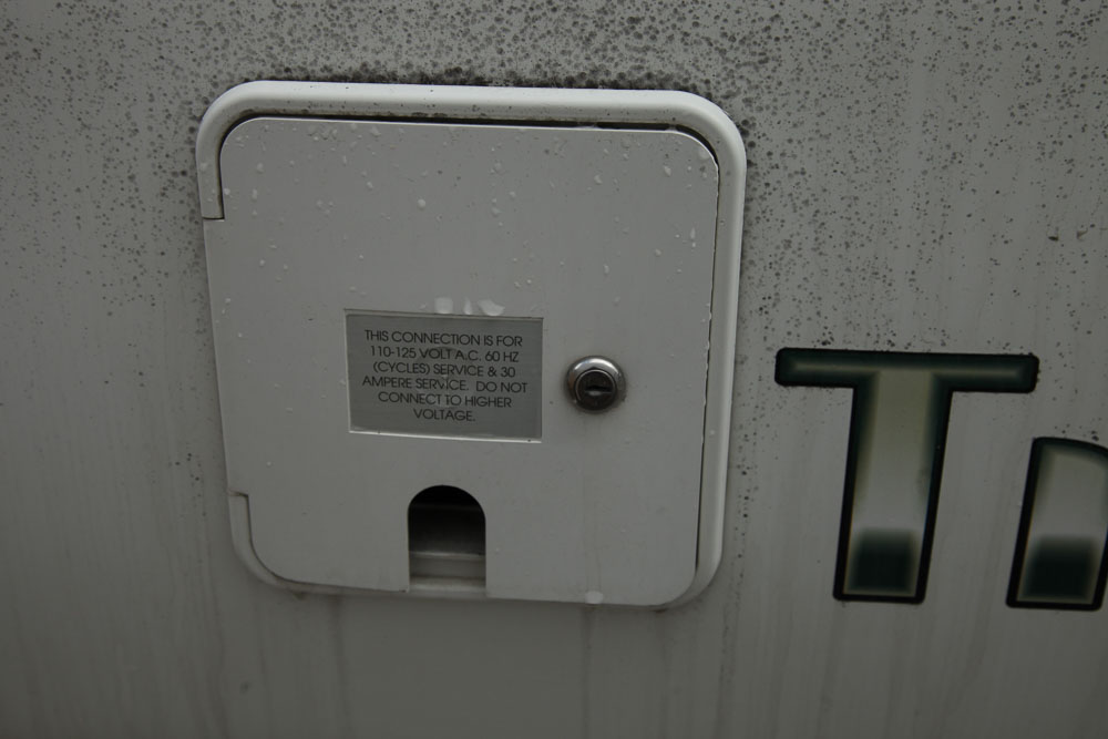 2004 Glendale Titanium 28E33SB Fifth Wheel Travel Trailer