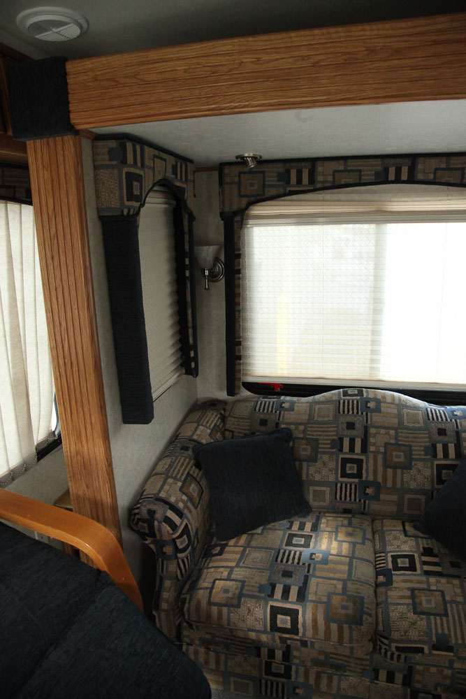 2004 Glendale Titanium 28E33SB Fifth Wheel Travel Trailer