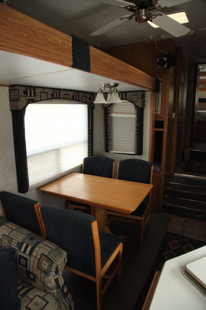 2004 Glendale Titanium 28E33SB Fifth Wheel Travel Trailer