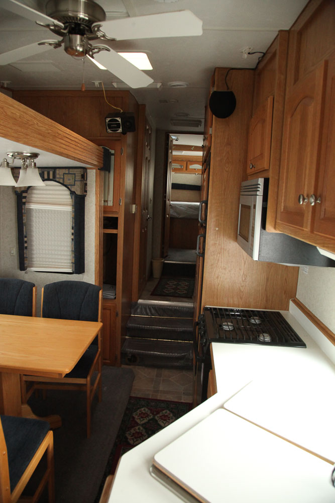 2004 Glendale Titanium 28E33SB Fifth Wheel Travel Trailer