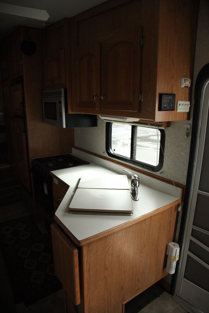2004 Glendale Titanium 28E33SB Fifth Wheel Travel Trailer