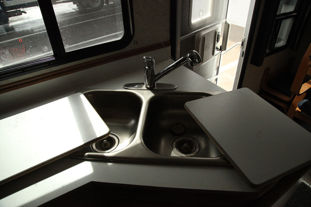 2004 Glendale Titanium 28E33SB Fifth Wheel Travel Trailer