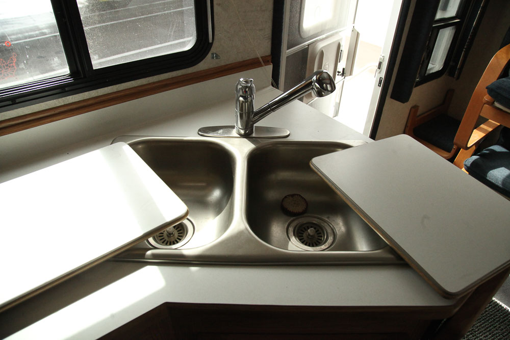 2004 Glendale Titanium 28E33SB Fifth Wheel Travel Trailer