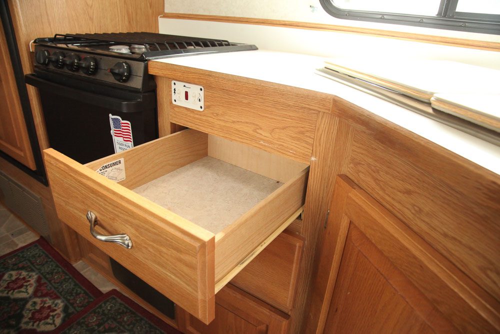 2004 Glendale Titanium 28E33SB Fifth Wheel Travel Trailer