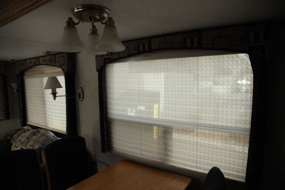 2004 Glendale Titanium 28E33SB Fifth Wheel Travel Trailer