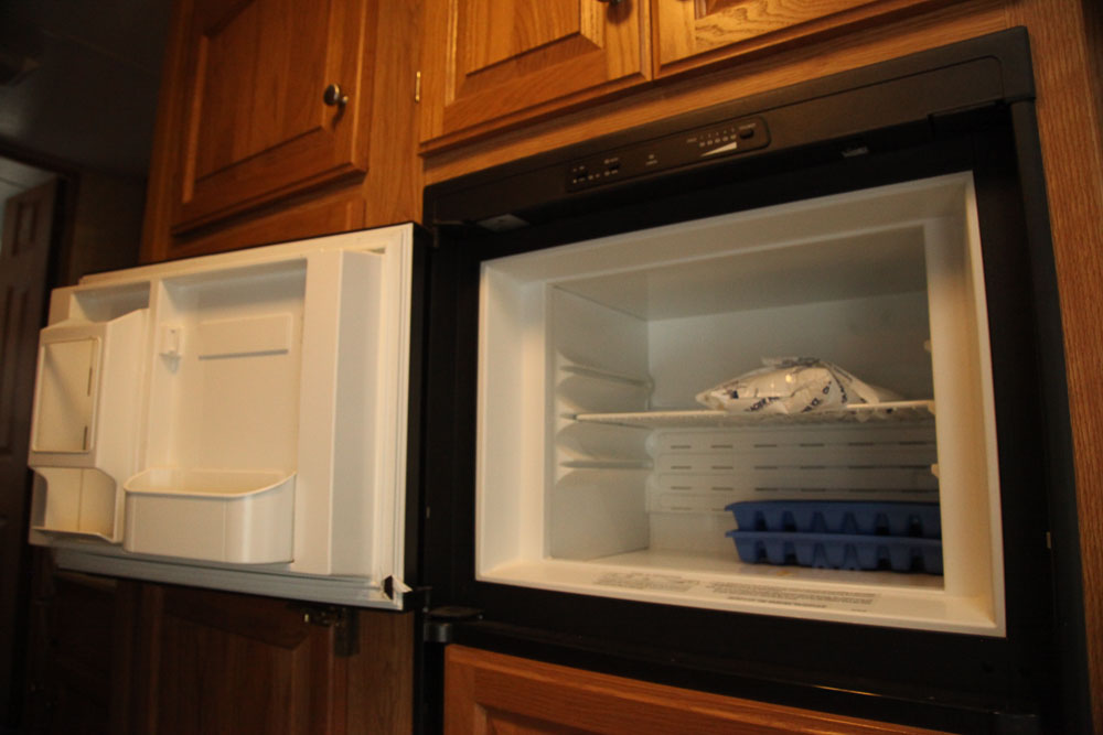 2004 Glendale Titanium 28E33SB Fifth Wheel Travel Trailer