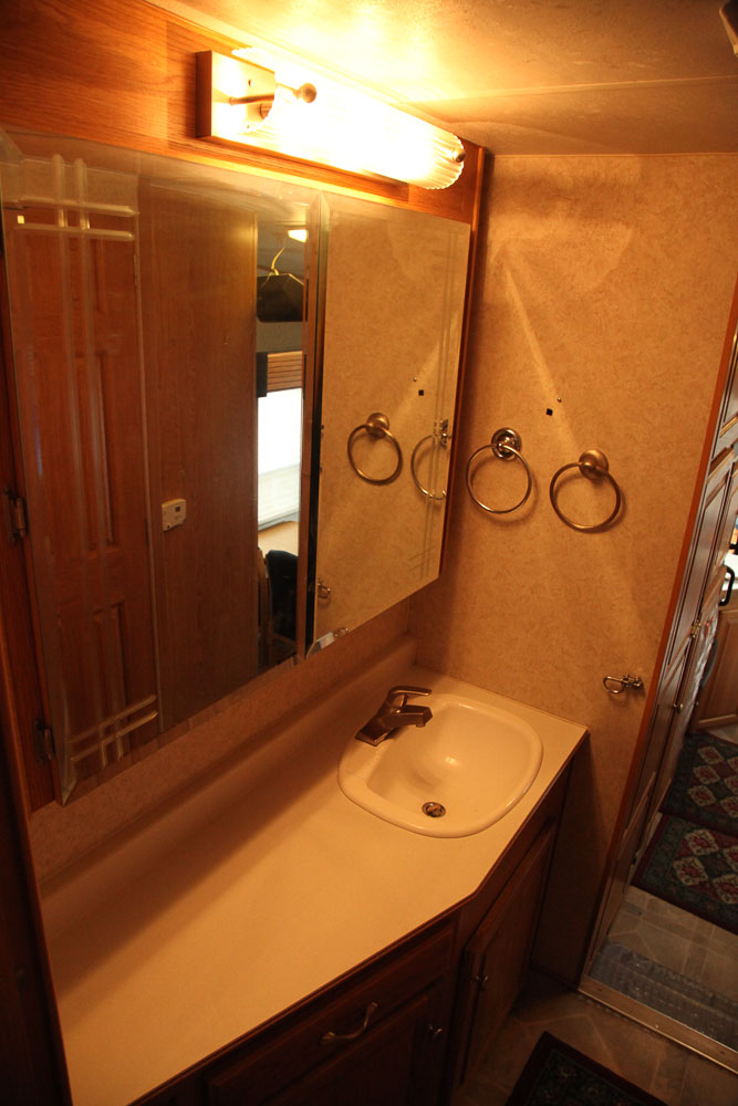 2004 Glendale Titanium 28E33SB Fifth Wheel Travel Trailer