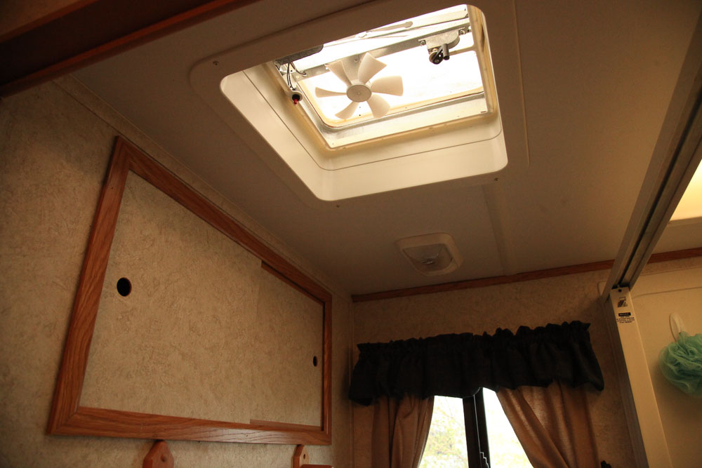 2004 Glendale Titanium 28E33SB Fifth Wheel Travel Trailer