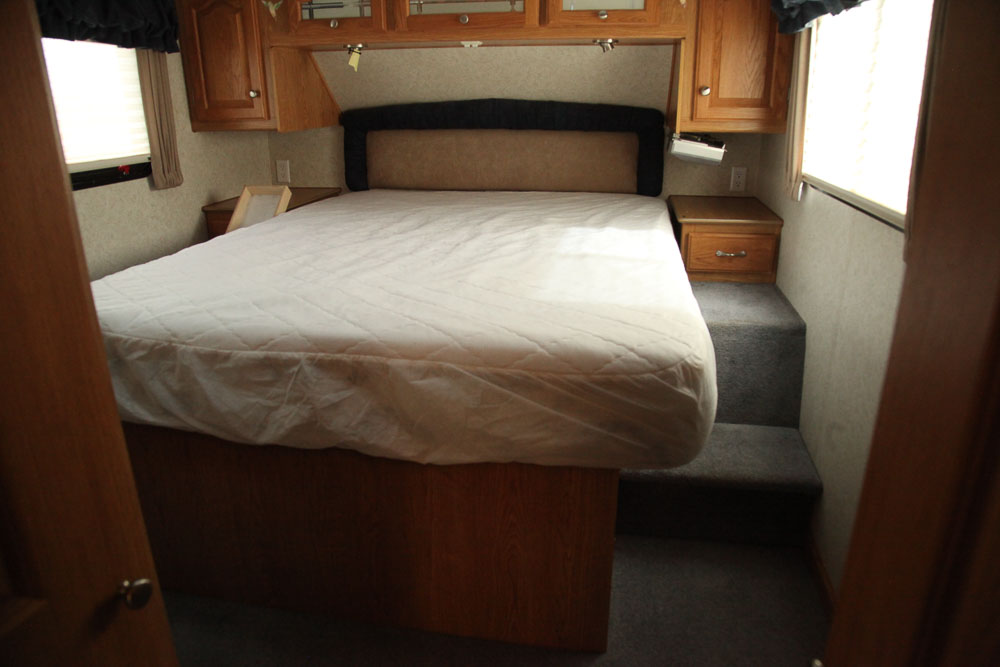 2004 Glendale Titanium 28E33SB Fifth Wheel Travel Trailer