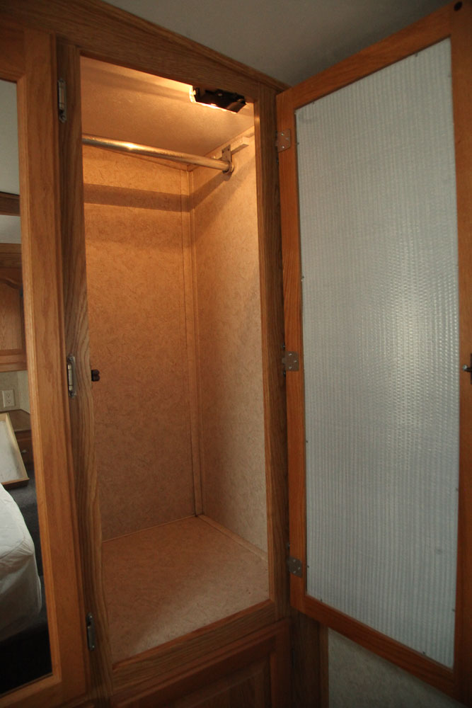 2004 Glendale Titanium 28E33SB Fifth Wheel Travel Trailer