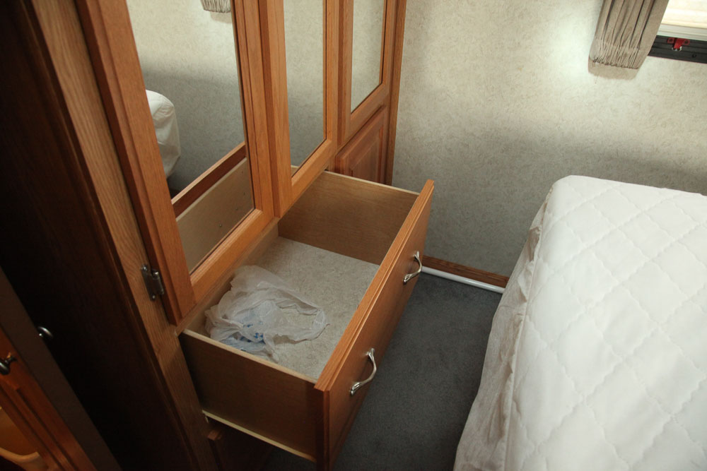 2004 Glendale Titanium 28E33SB Fifth Wheel Travel Trailer