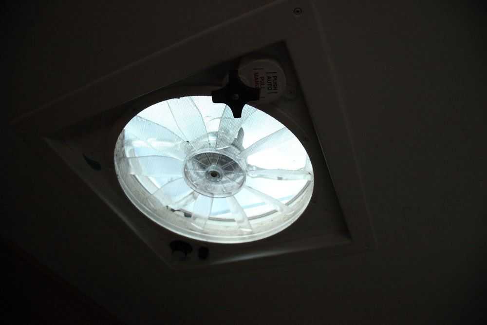 2004 Glendale Titanium 28E33SB Fifth Wheel Travel Trailer