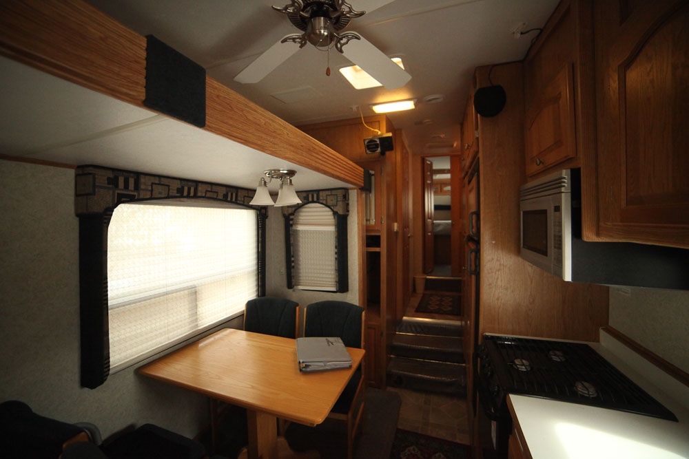 2004 Glendale Titanium 28E33SB Fifth Wheel Travel Trailer