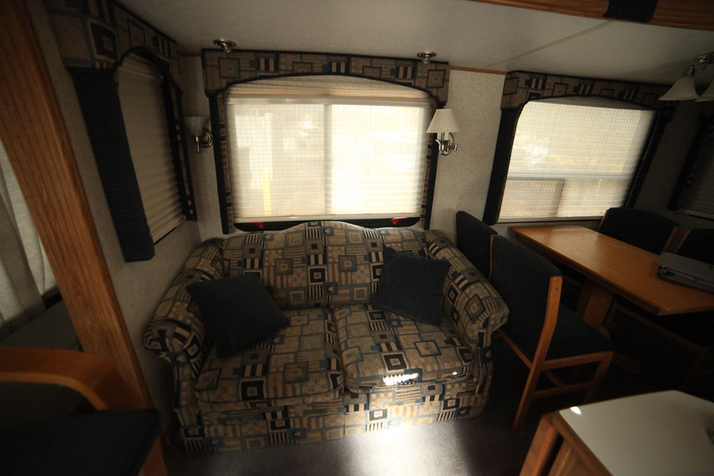 2004 Glendale Titanium 28E33SB Fifth Wheel Travel Trailer