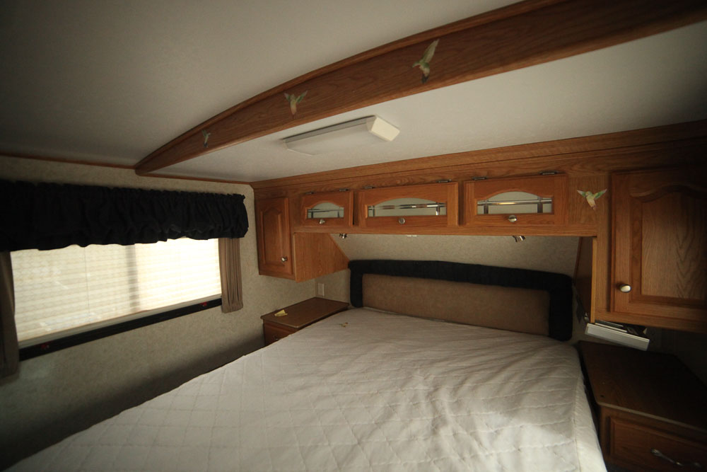 2004 Glendale Titanium 28E33SB Fifth Wheel Travel Trailer
