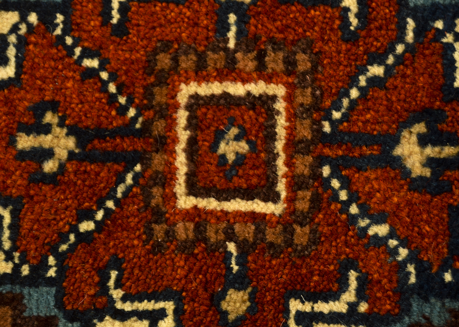 Hand-Knotted Indo-Heriz Area Rug