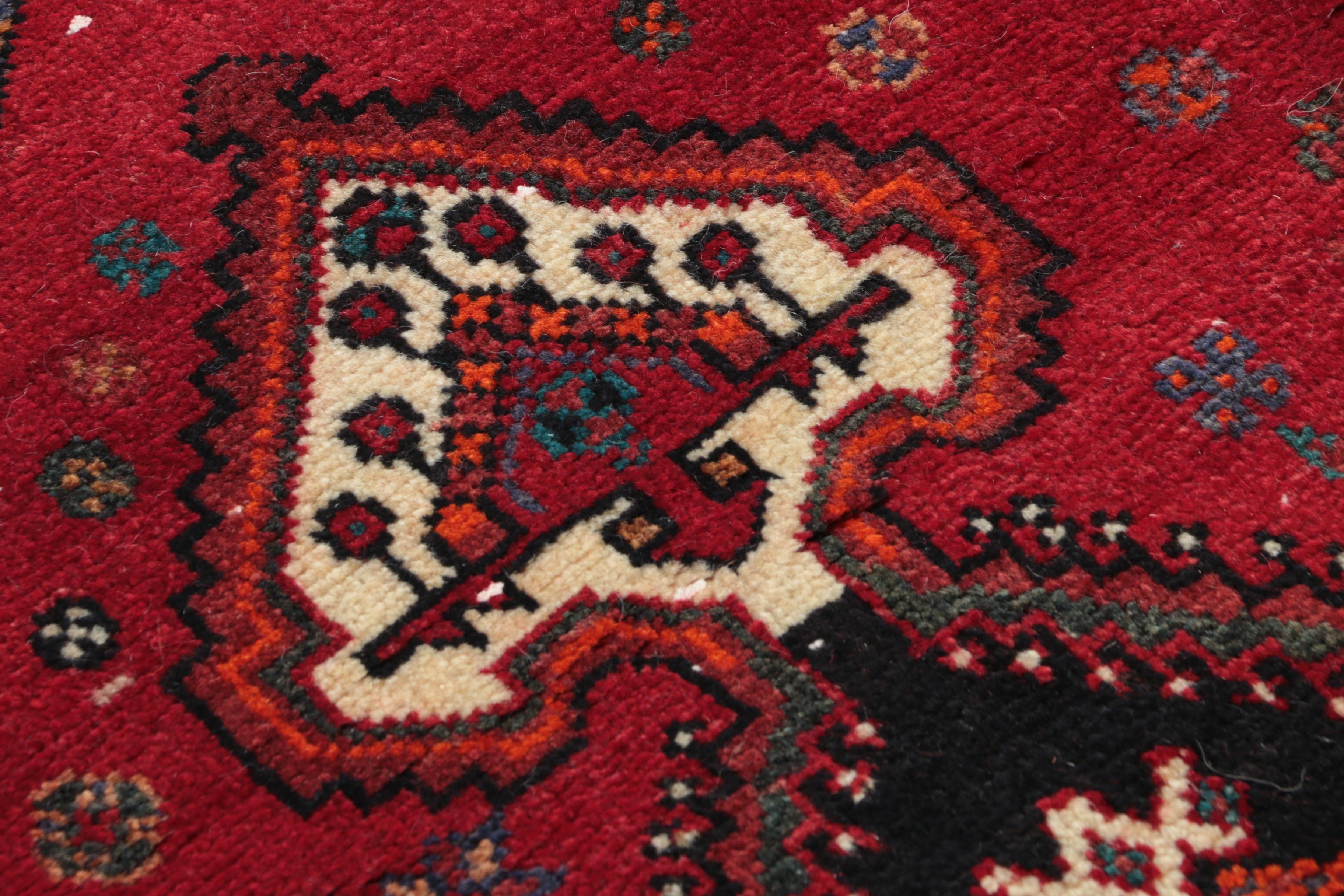 Hand-Knotted Persian Qashqai Accent Rug