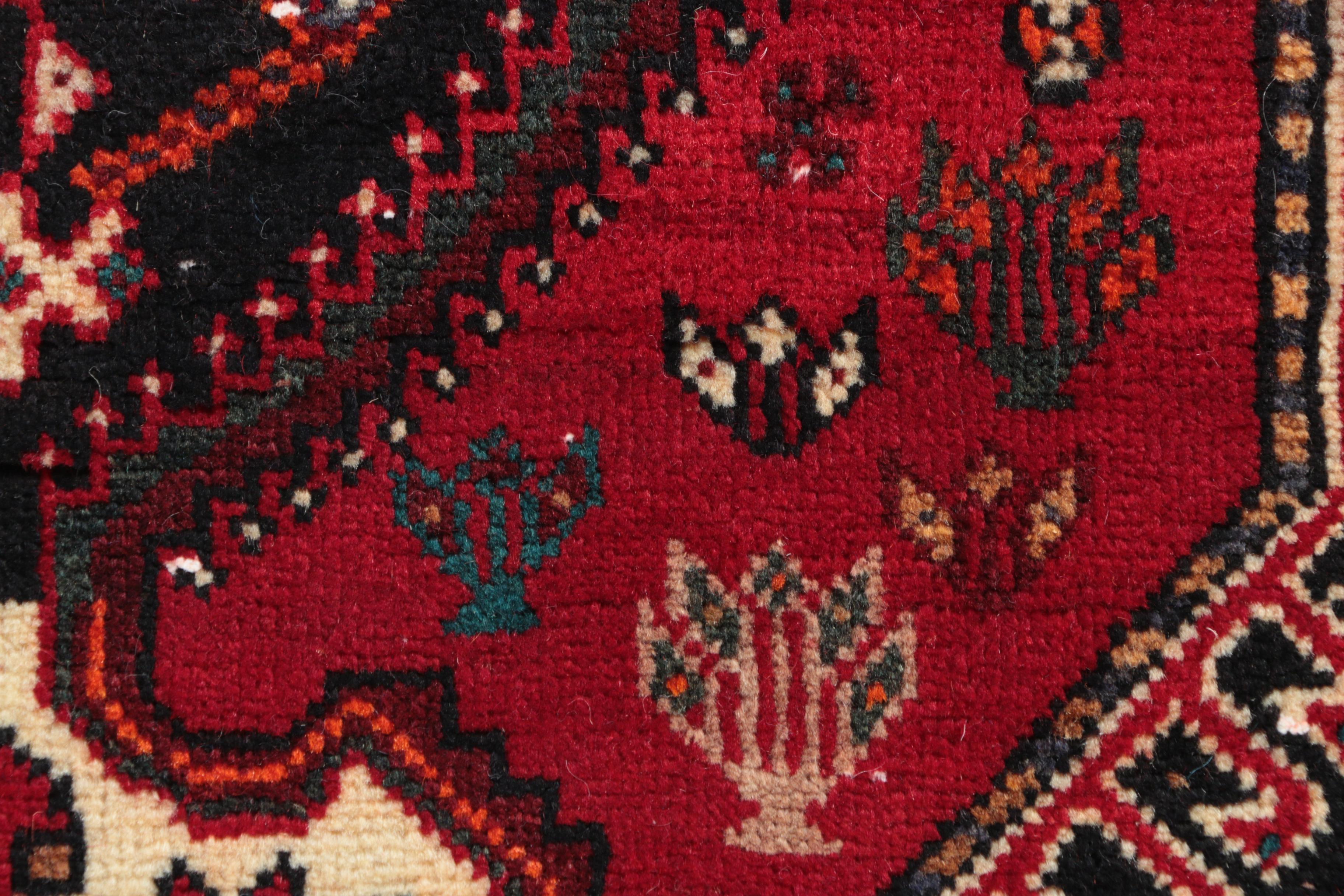 Hand-Knotted Persian Qashqai Accent Rug