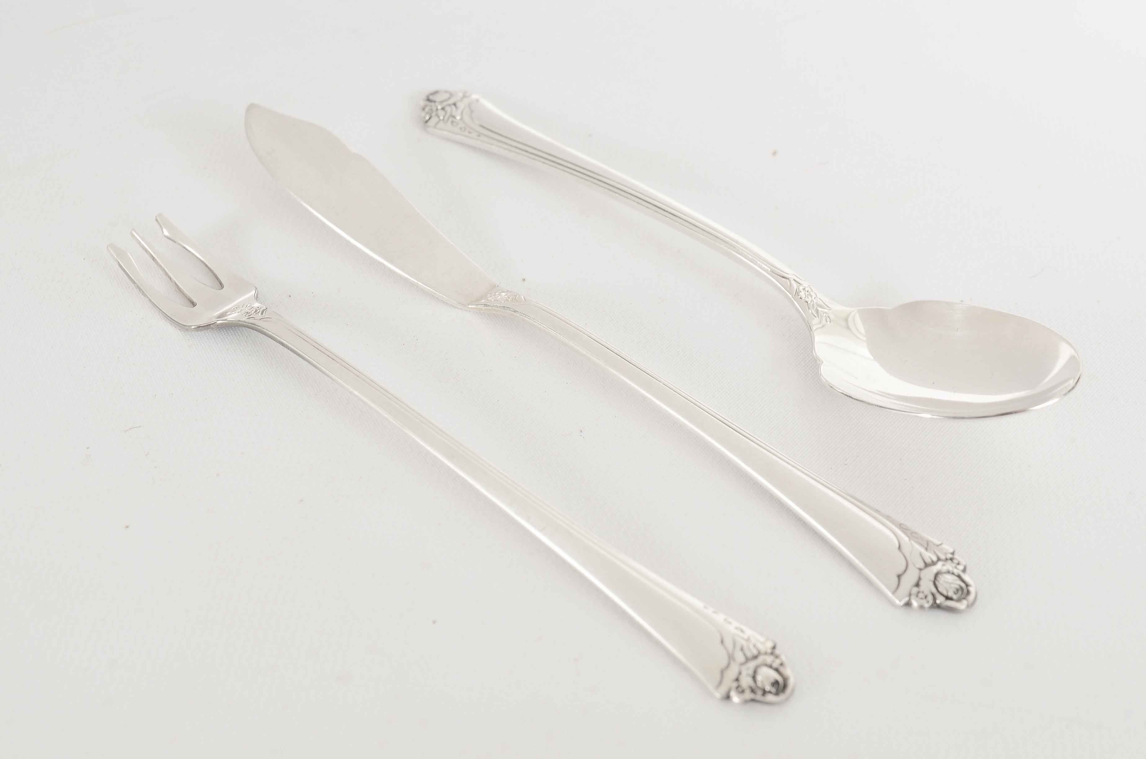 Collection of Oneida Community Silver Plate Flatware and More
