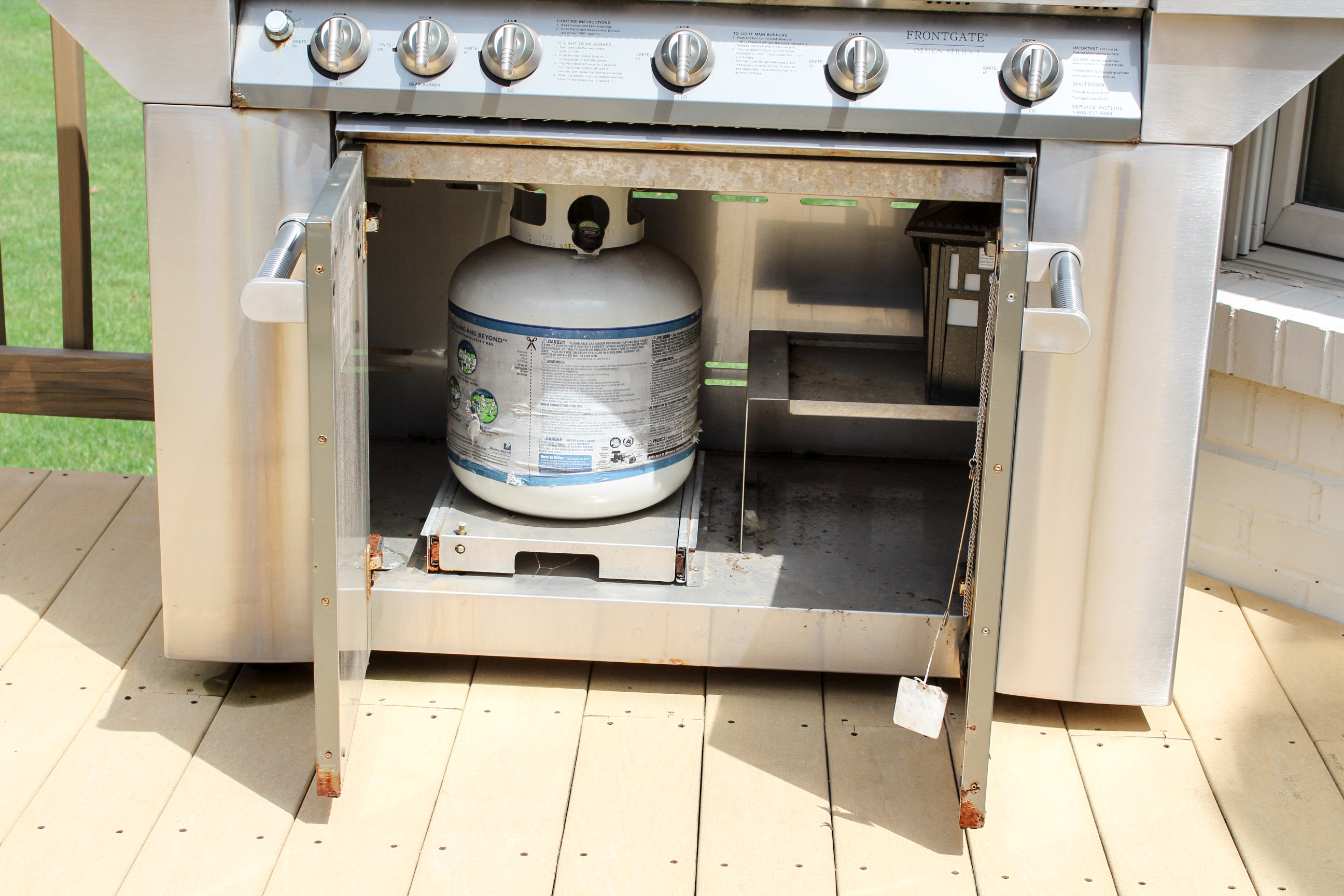 Frontgate "Design Series 1" Stainless Propane Grill