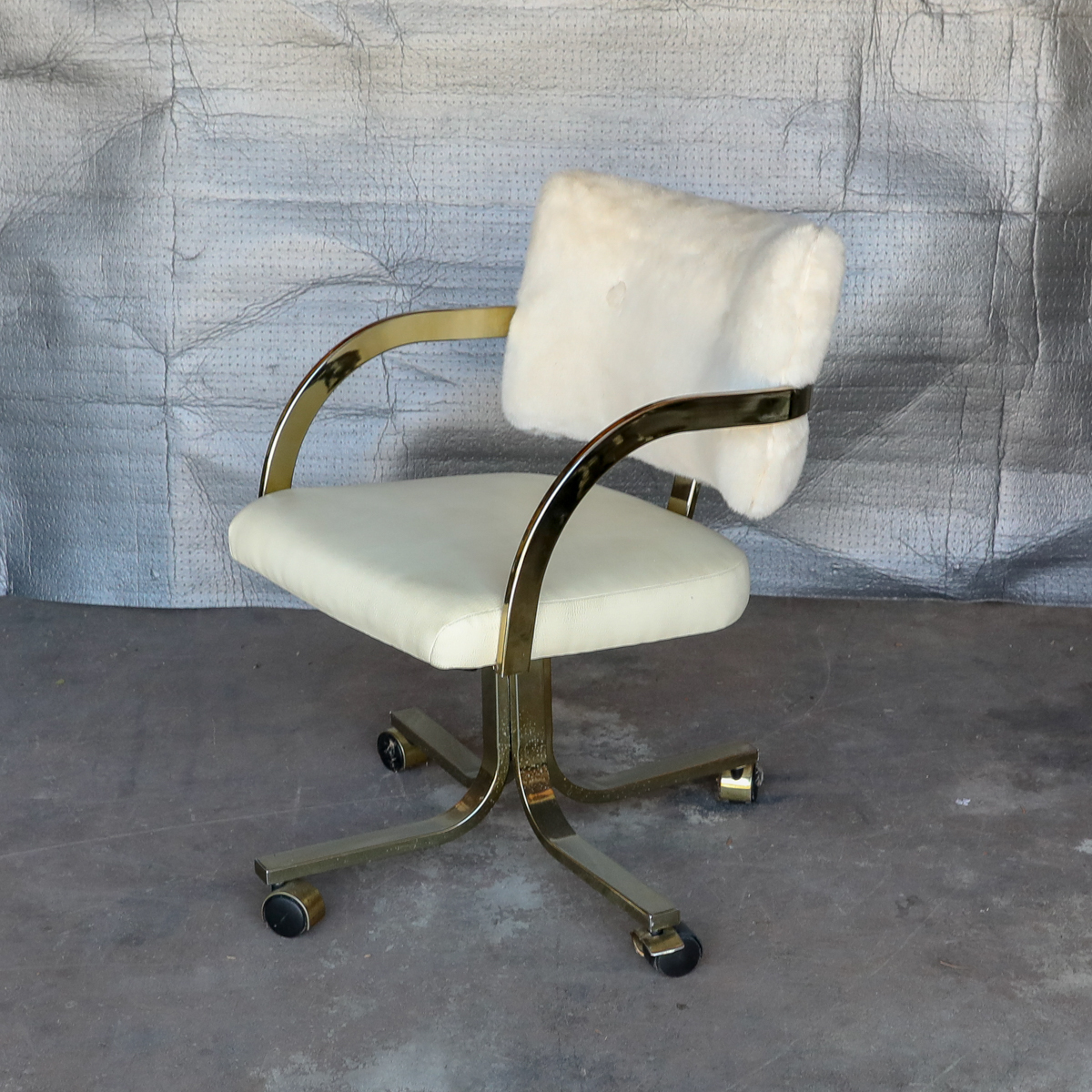 Contemporary Swiveling Desk Chair with Faux Fur Backrest