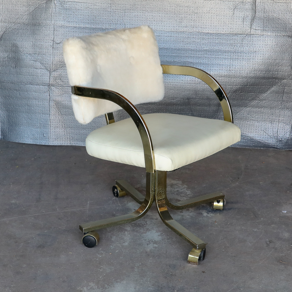 Contemporary Swiveling Desk Chair with Faux Fur Backrest